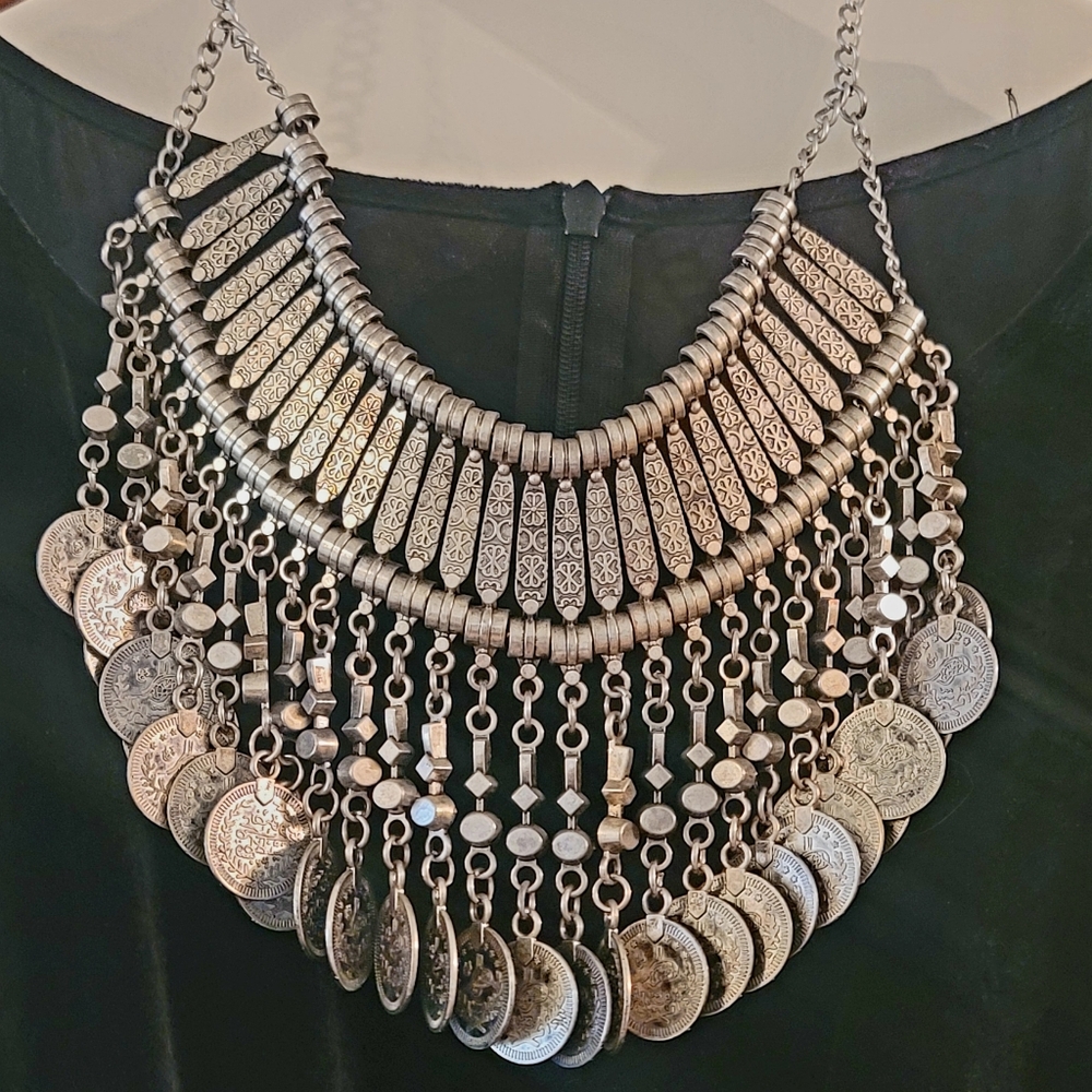 Dramatic Silver-Tone Collar Necklace - image 4